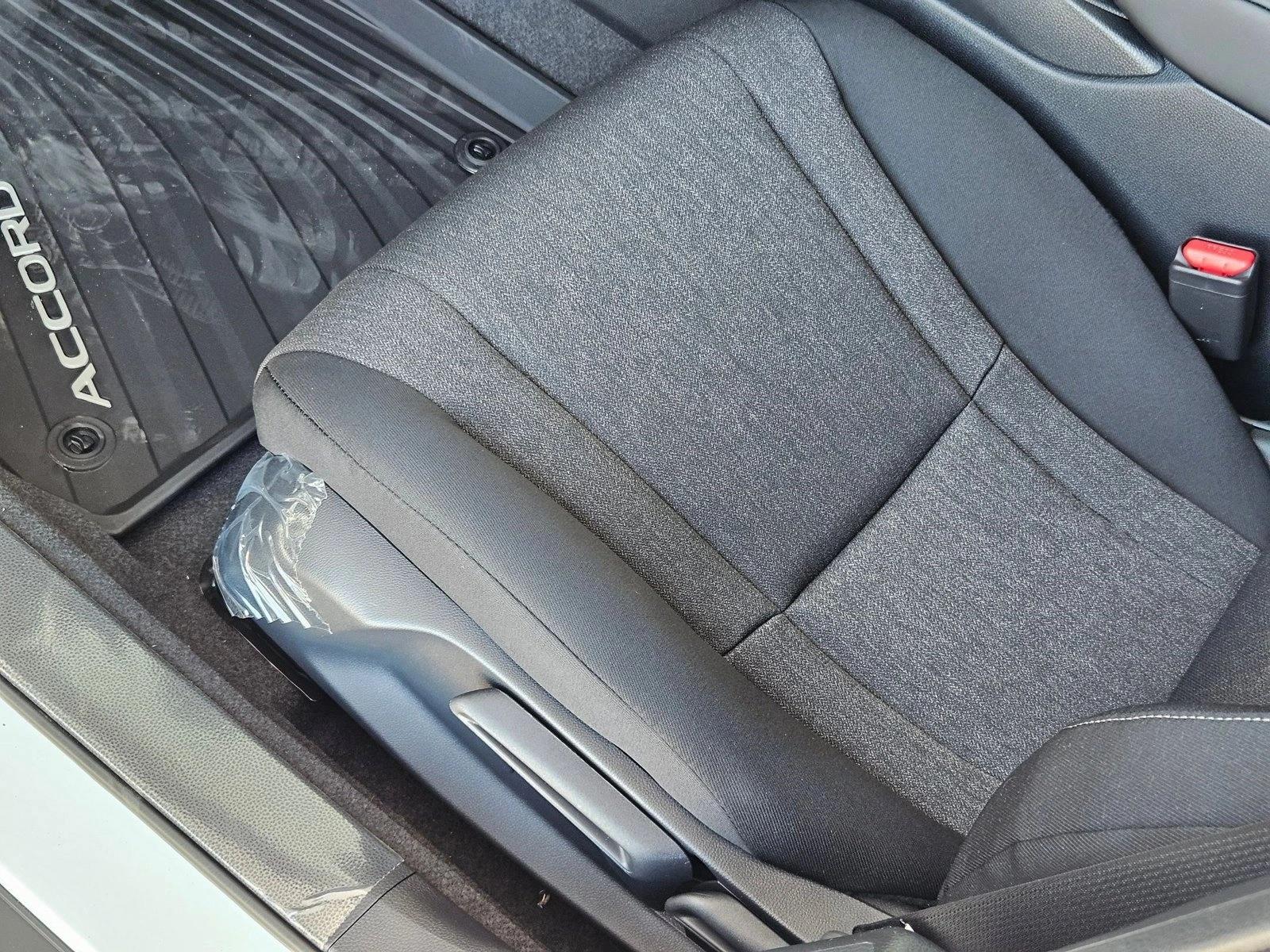 2025 Honda Accord LX photo 3