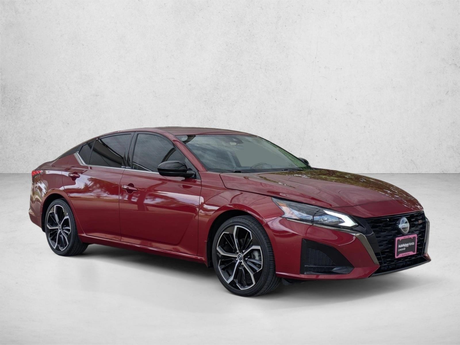 2024 Nissan Altima 2.5 SR photo 3