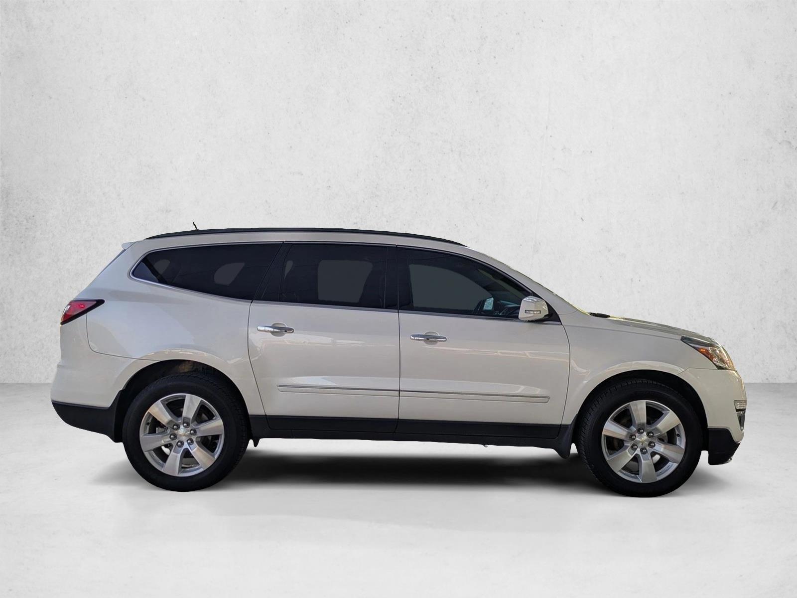 2015 Chevrolet Traverse LTZ photo 3
