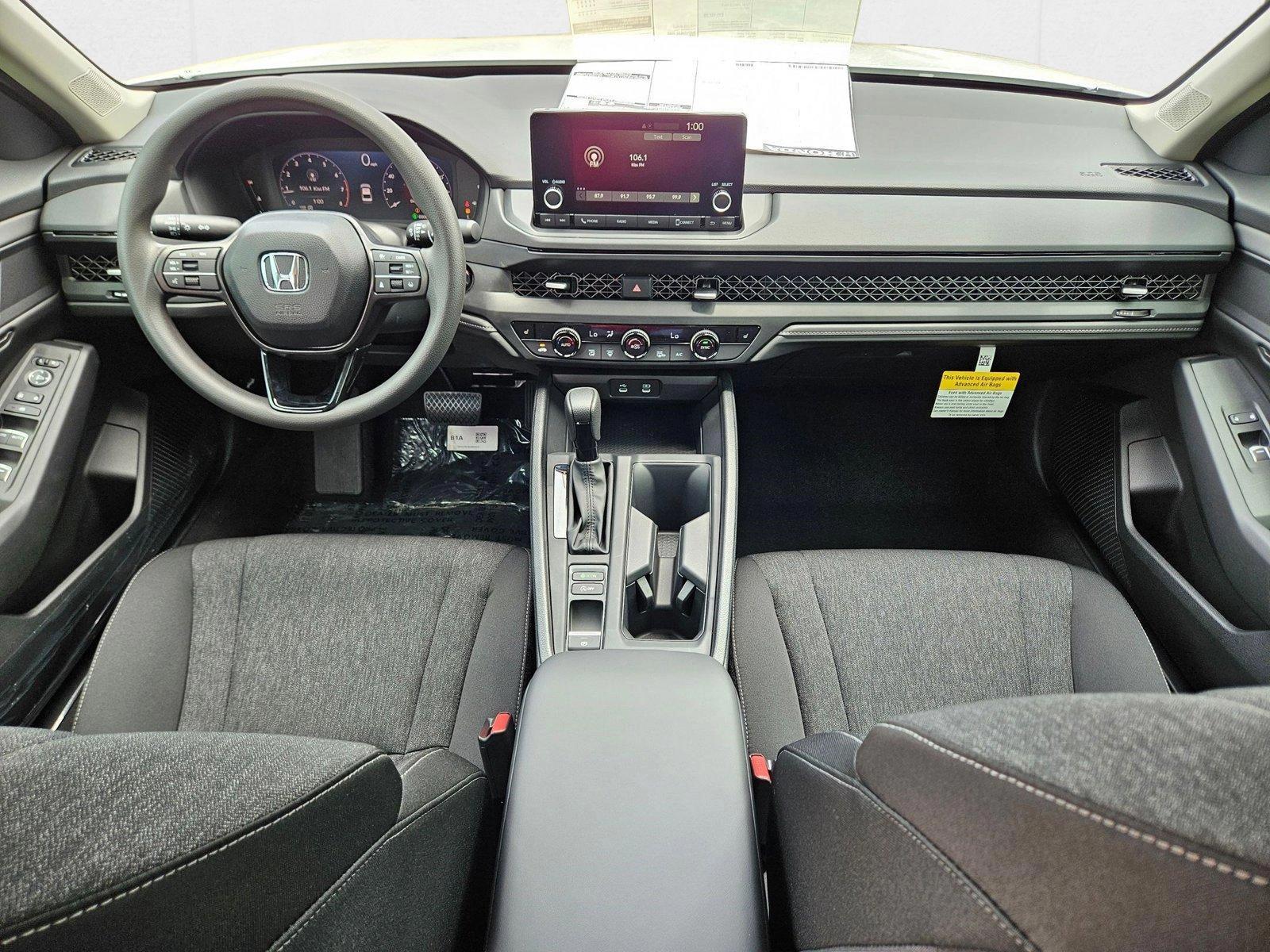 2025 Honda Accord SE - Photo 15