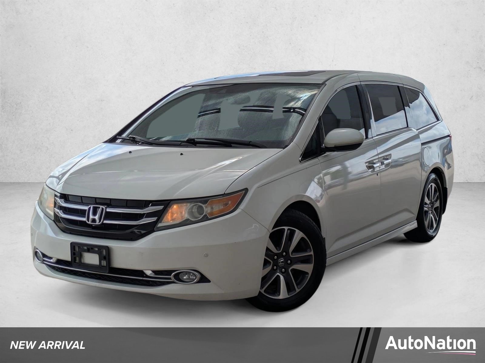 2015 Honda Odyssey Touring Elite's photo