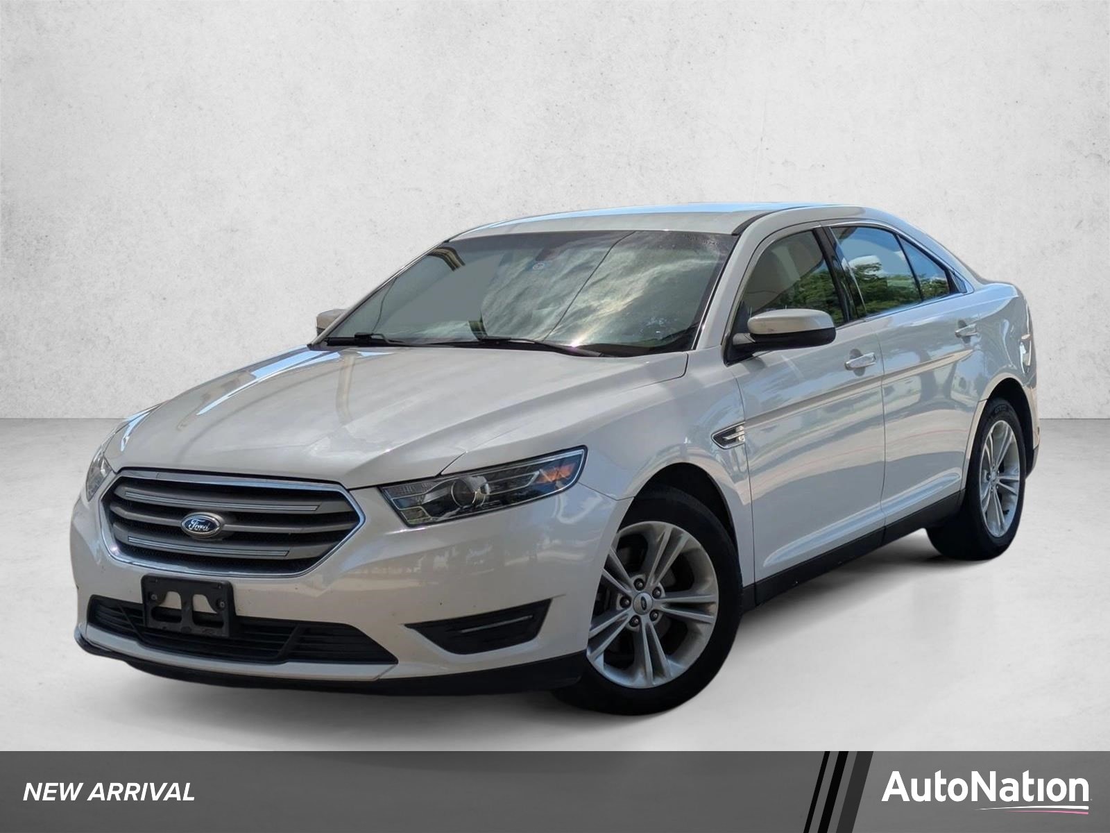 2016 Ford Taurus SEL FWD's photo