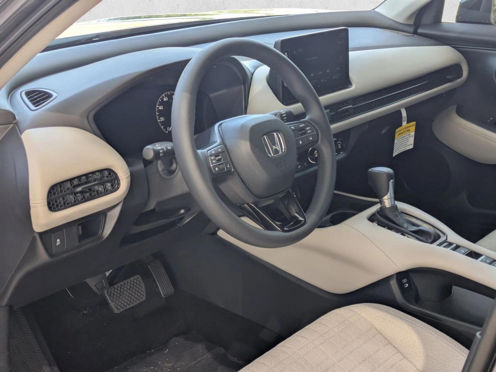 2026 Honda HR-V LX photo 2