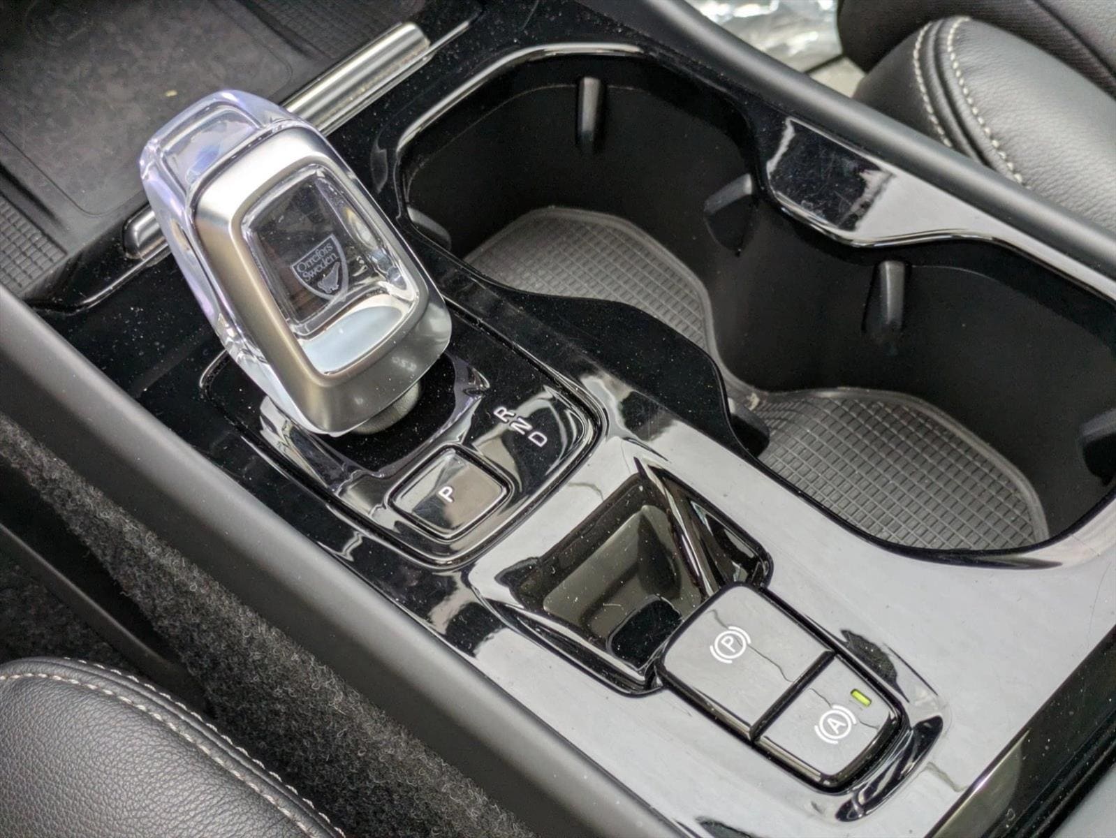 2023 Volvo XC40 Plus - Photo 12