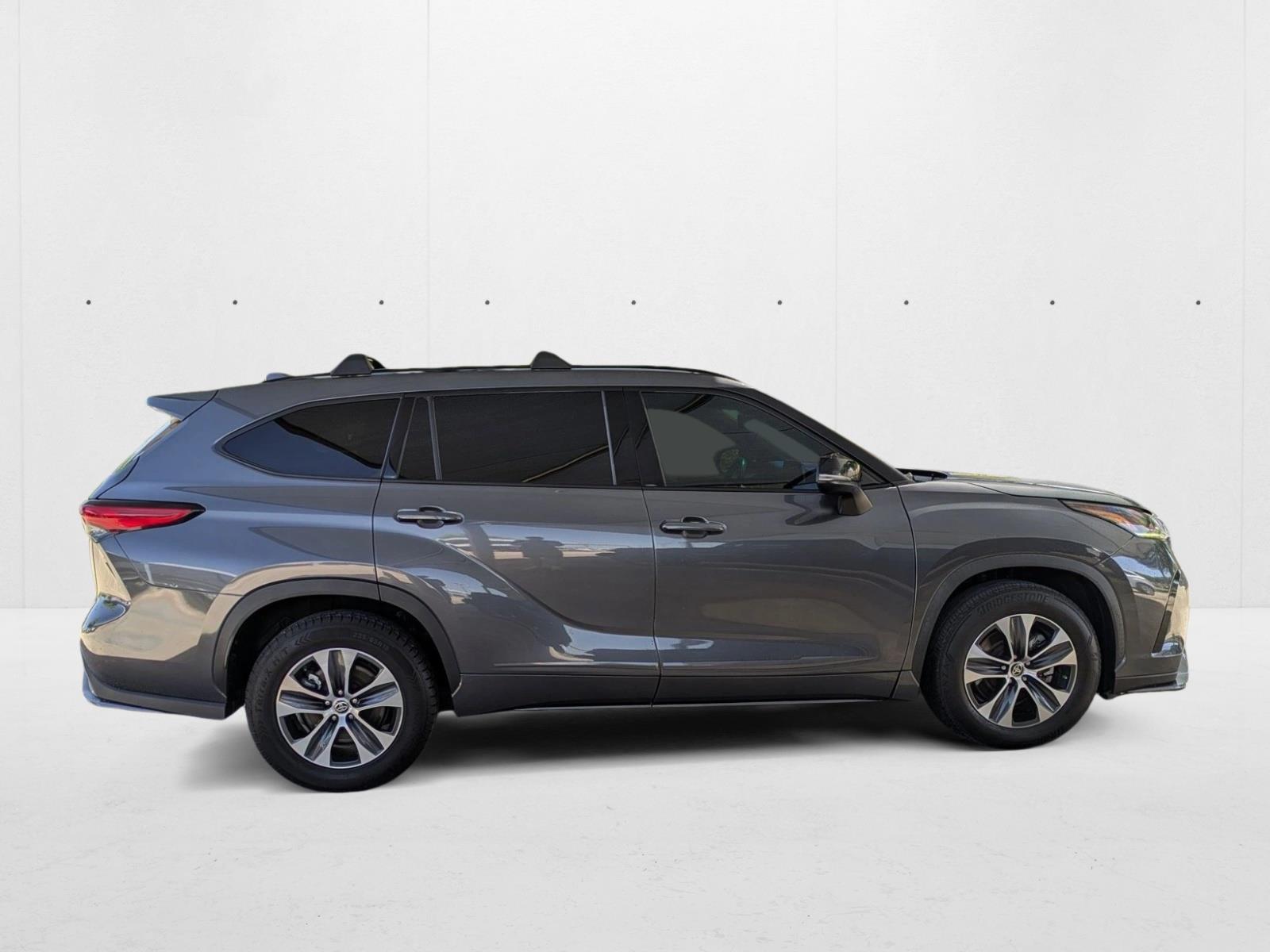 2021 Toyota Highlander XSE photo 2