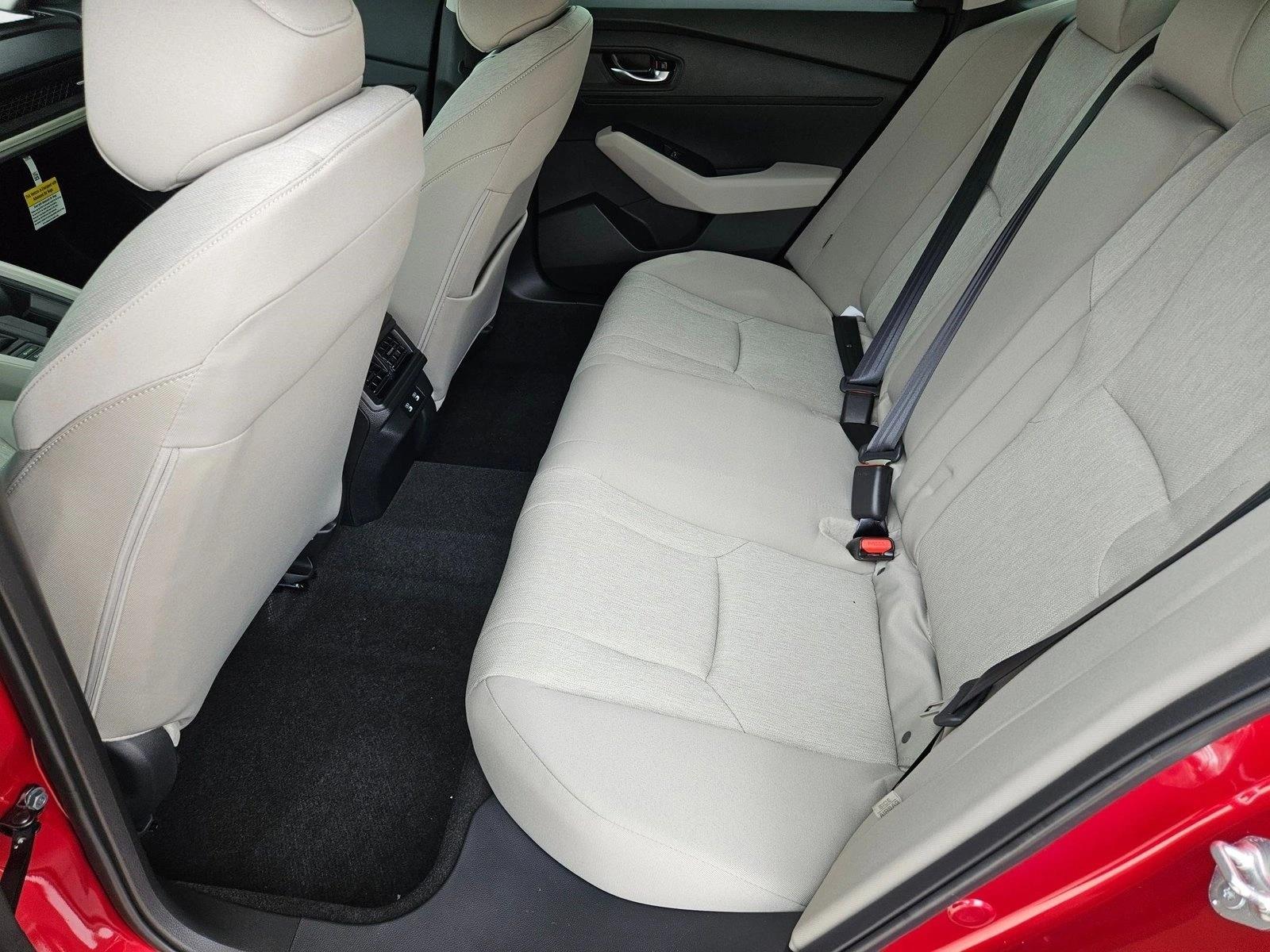 2025 Honda Accord SE - Photo 15