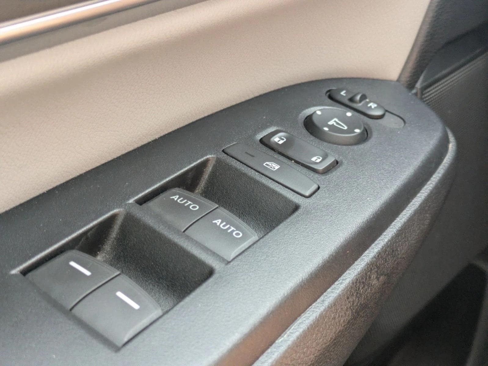 2022 Honda CR-V EX-L - Photo 16