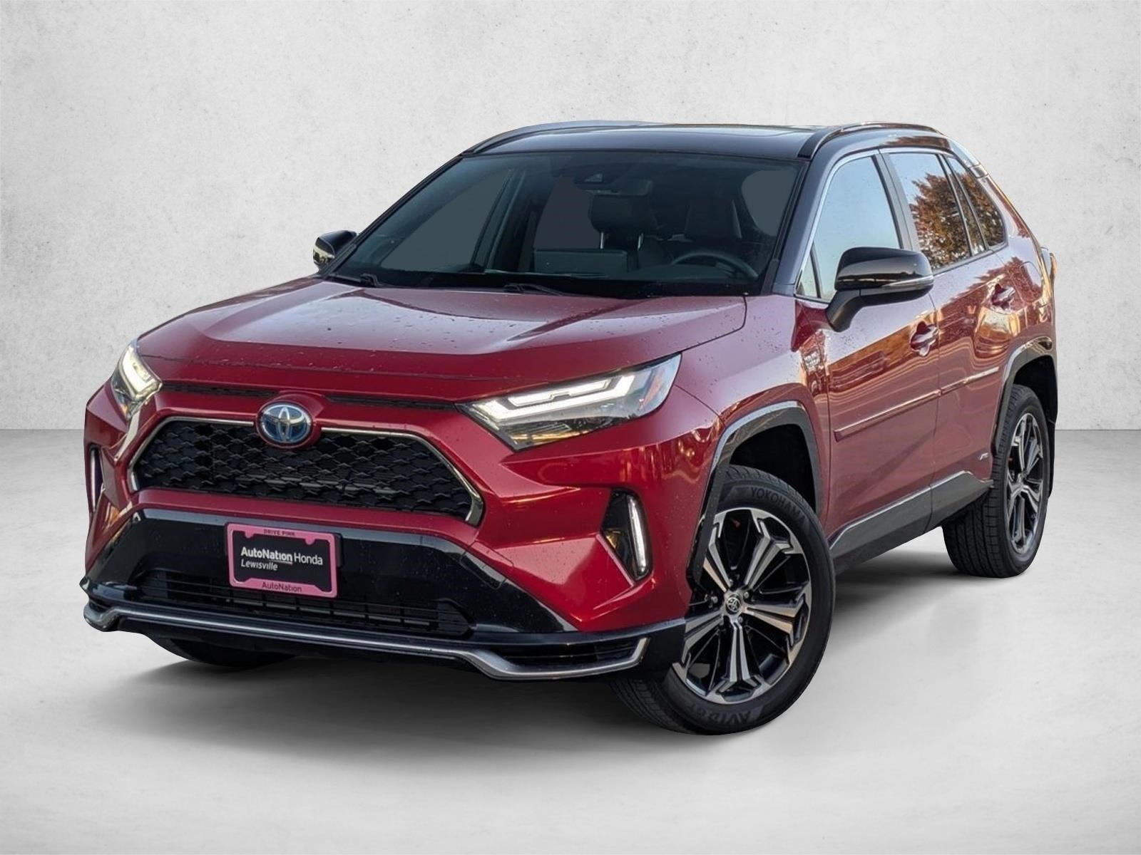 2024 Toyota RAV4 XSE's photo
