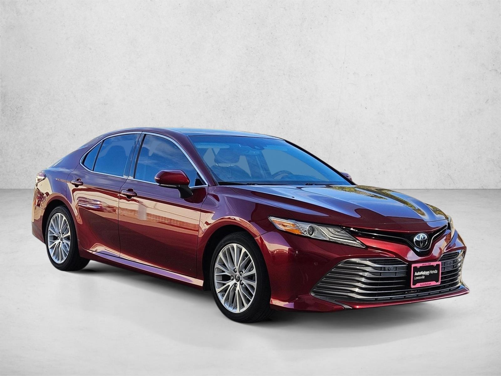 2018 Toyota Camry SE XLE photo 3