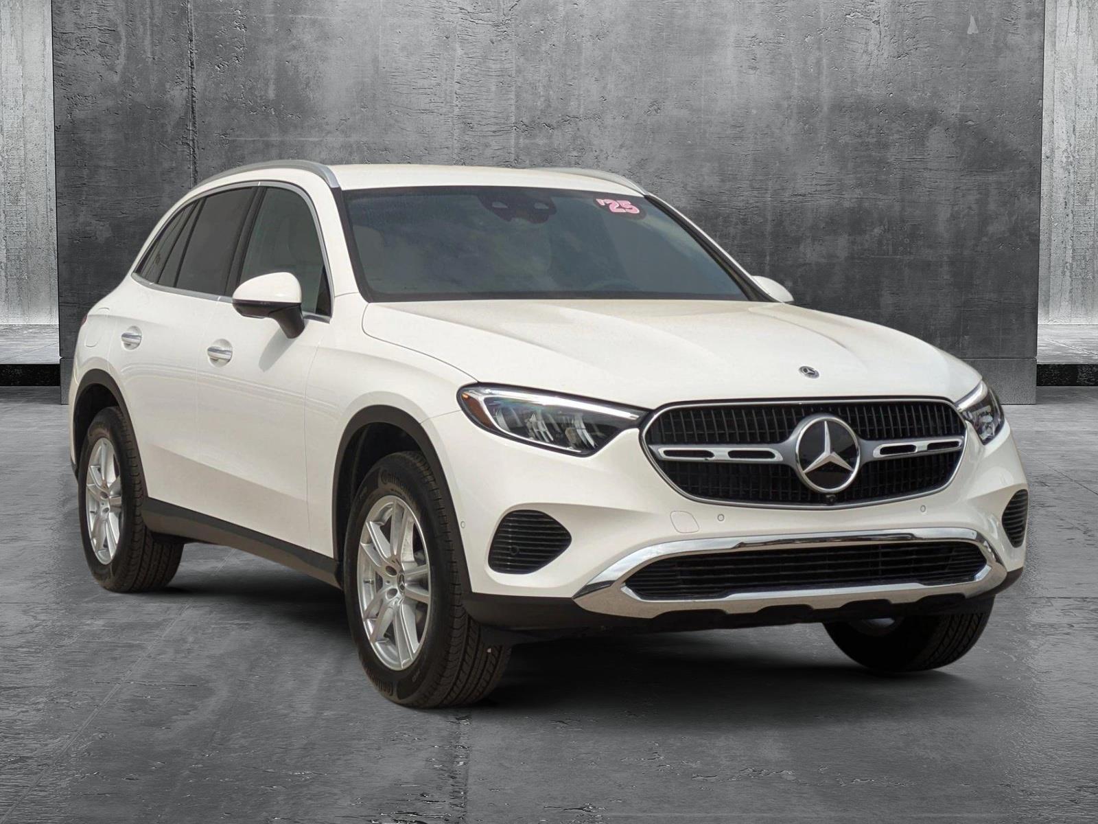 2025 Mercedes Benz GLC 300 photo 3