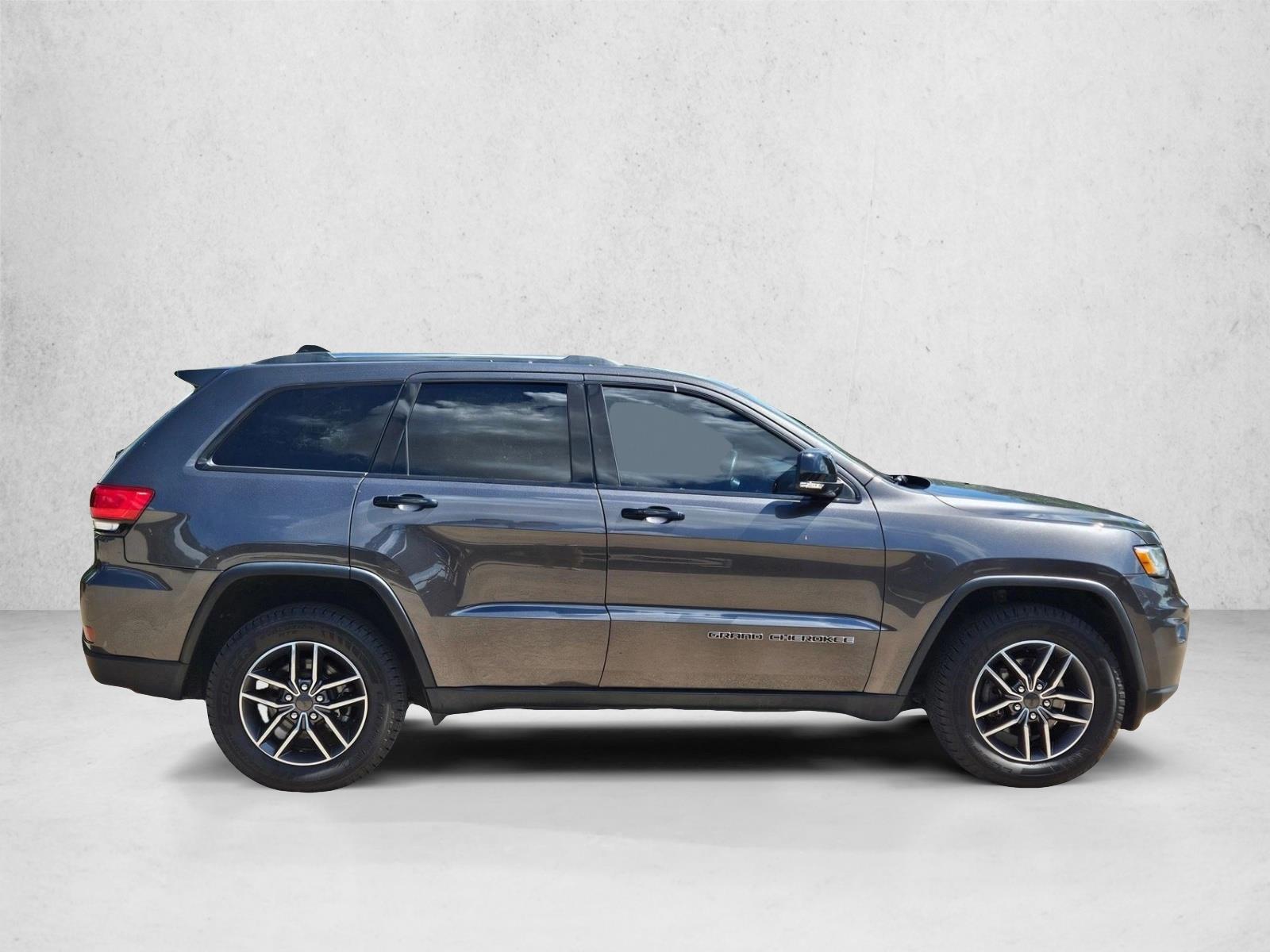 2019 Jeep Grand Cherokee Limited photo 2