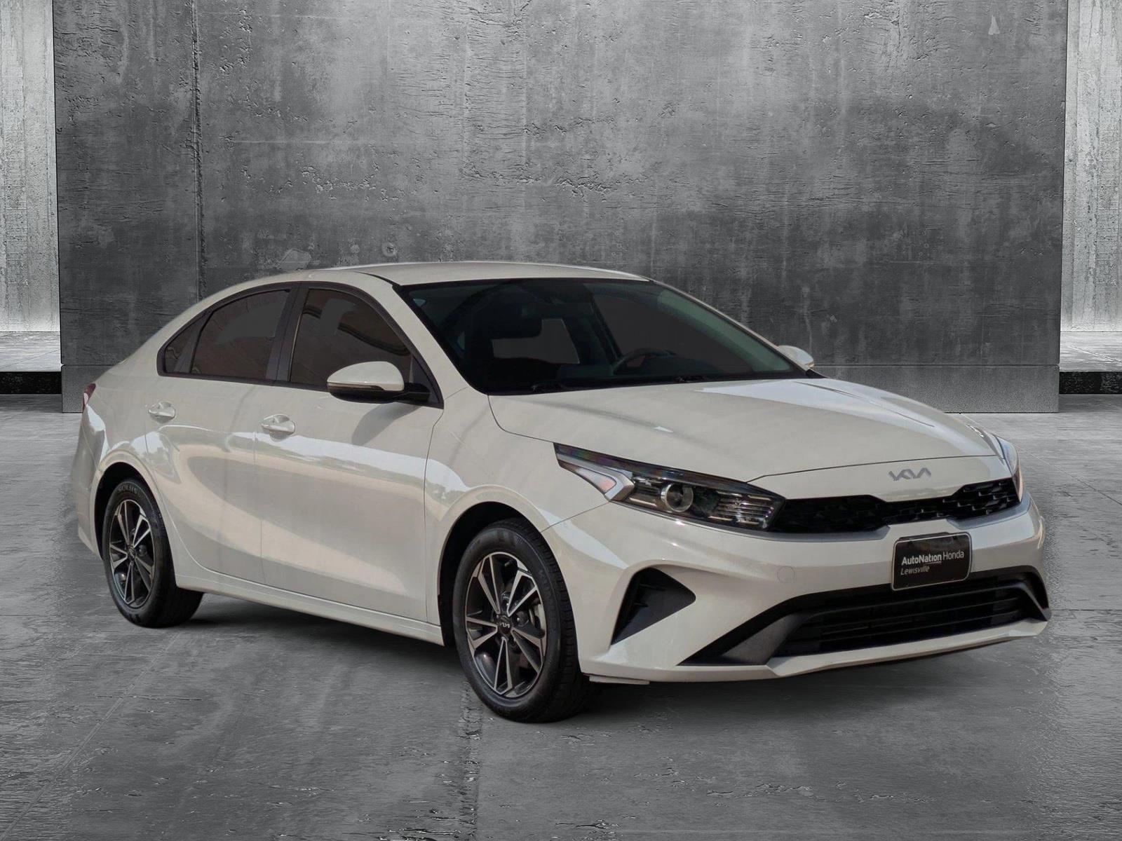 2023 Kia Forte LXS photo 3