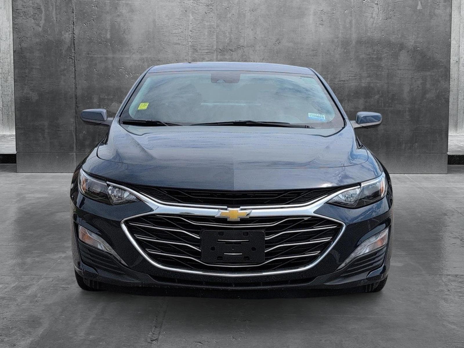 Used 2019 Chevrolet Malibu 1LT with VIN 1G1ZD5ST2KF197052 for sale in Memphis, TN