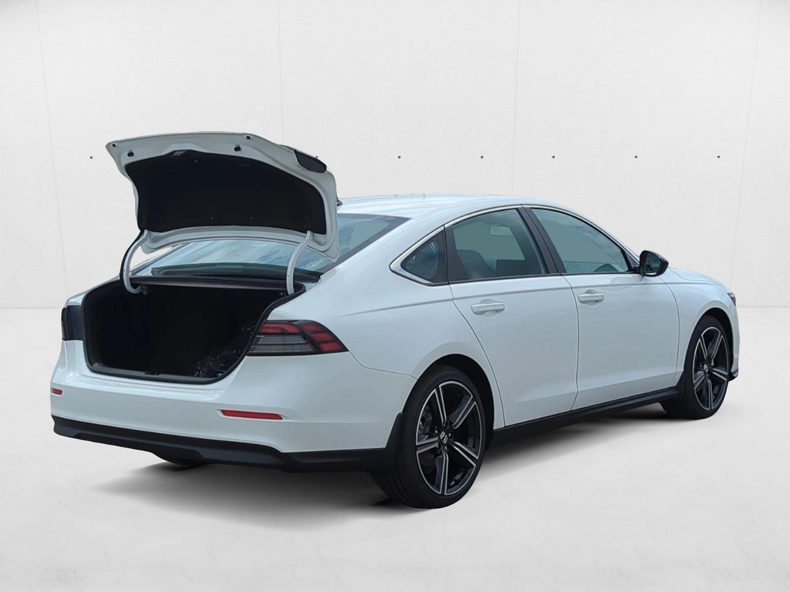 2025 Honda Accord Hybrid Sport photo 2