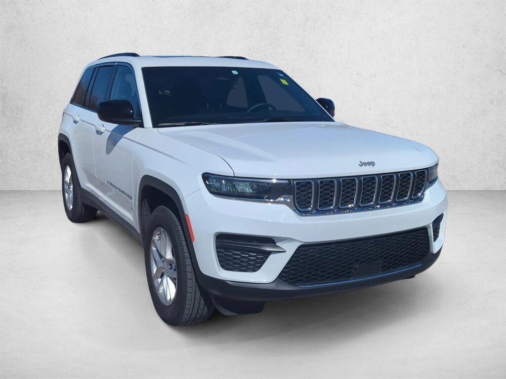 Used 2025 Jeep Grand Cherokee Laredo SUV