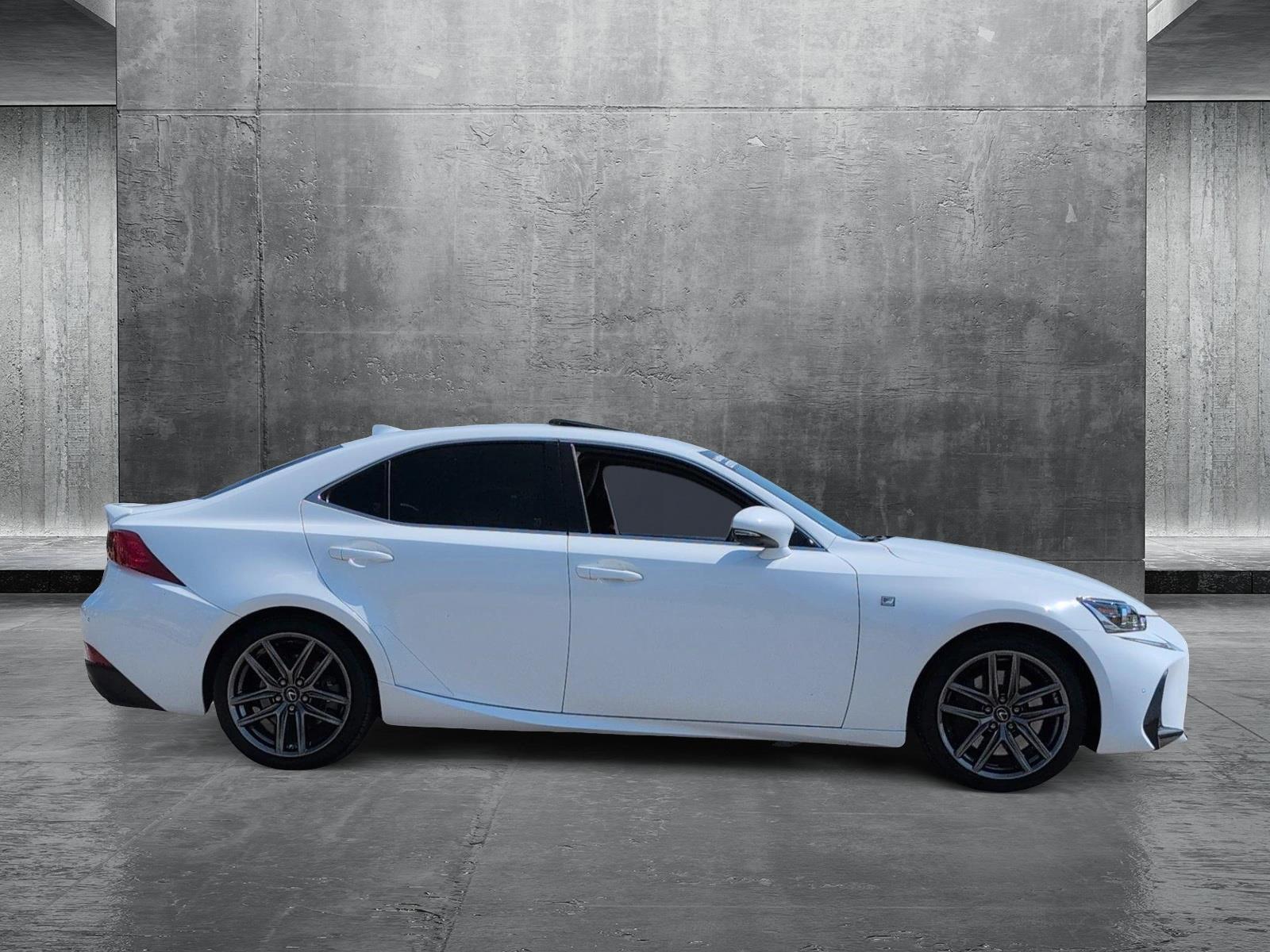 2020 Lexus IS 350 F SPORT photo 4