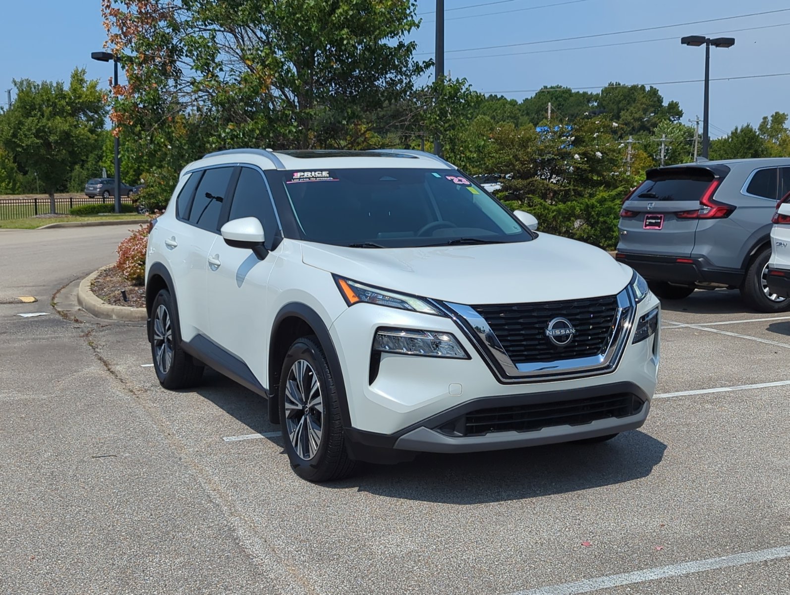 2023 Nissan Rogue SV photo 2