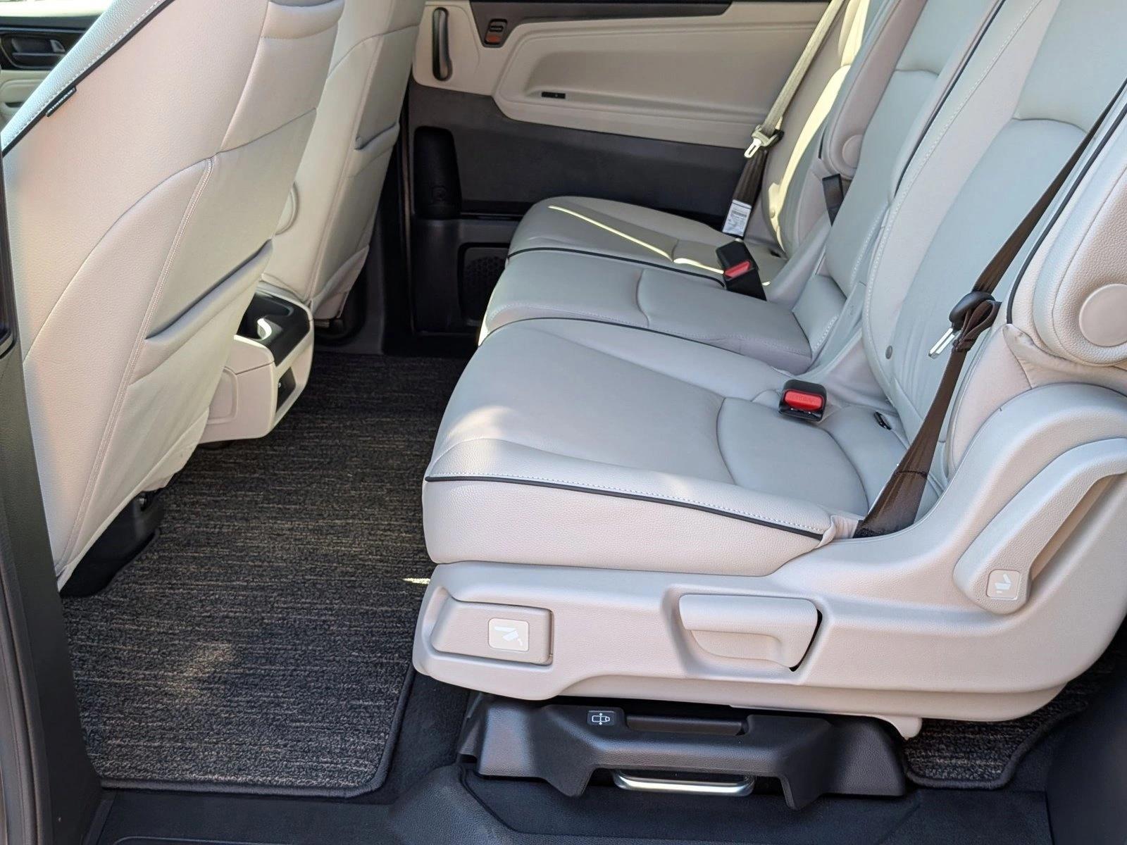 2026 Honda Odyssey Touring - Photo 15