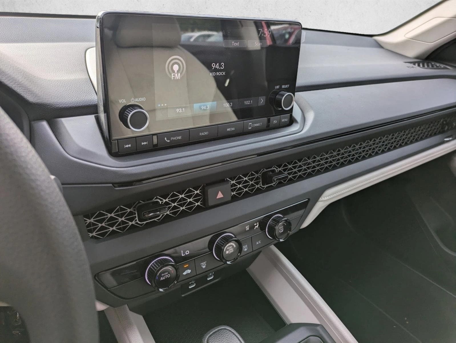 2025 Honda Accord LX - Photo 12