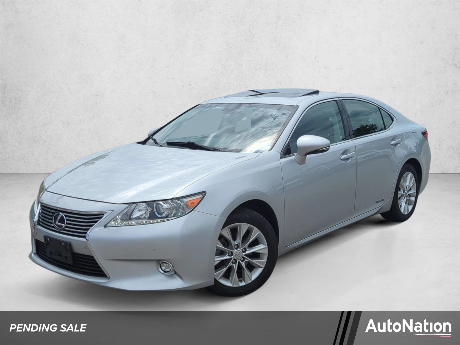 2014 Lexus ES 350 300h's photo
