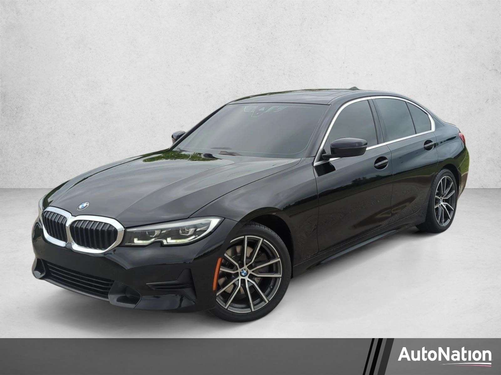 2021 BMW 3 Series 330i Sedan's photo