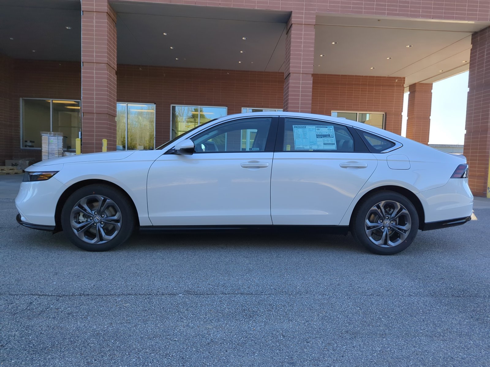 2025 Honda Accord Hybrid EX-L photo 3