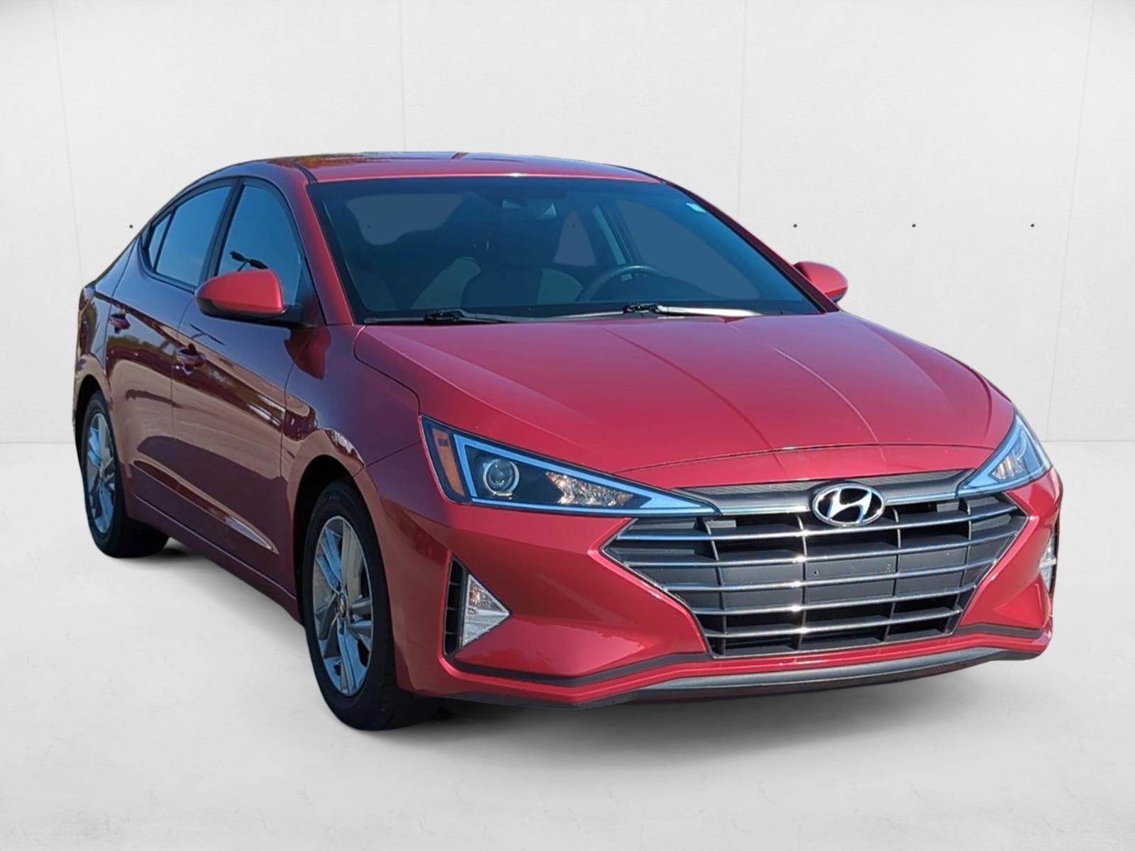 2019 Hyundai Elantra SEL photo 3