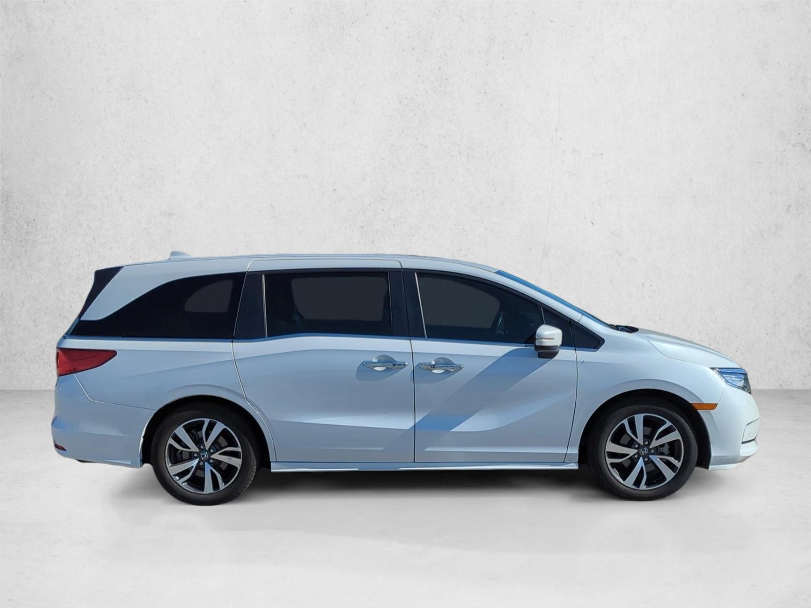 2023 Honda Odyssey Touring photo 4
