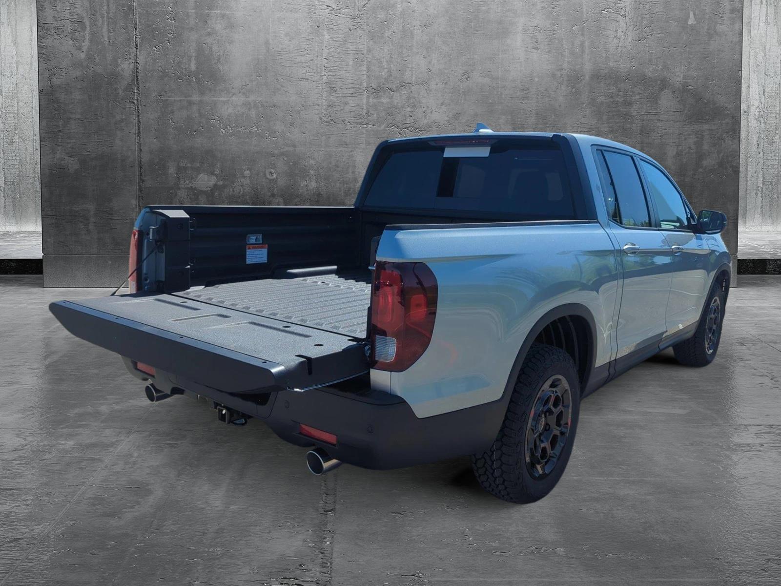 2025 Honda Ridgeline TrailSport photo 2