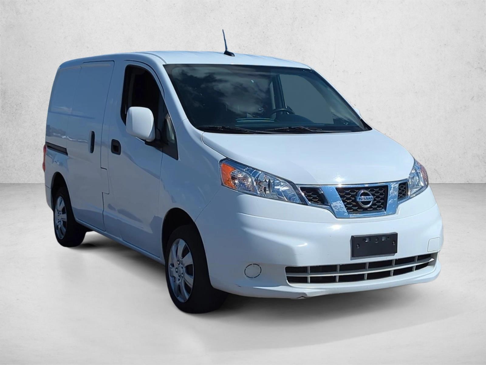 2020 Nissan NV200 SV photo 3