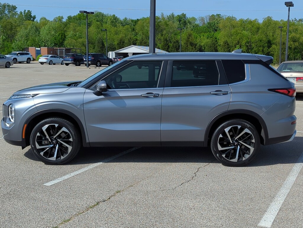 Used 2023 Mitsubishi Outlander SE SUV