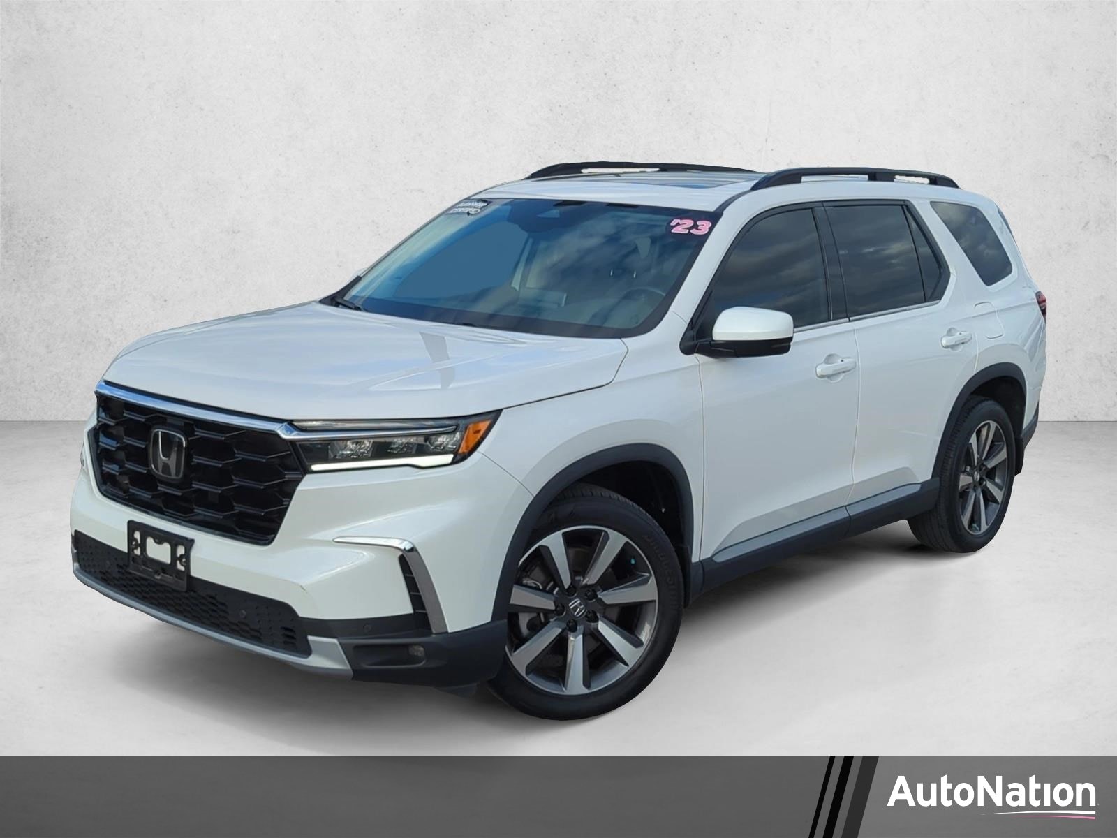 2023 Honda Pilot Touring AWD's photo
