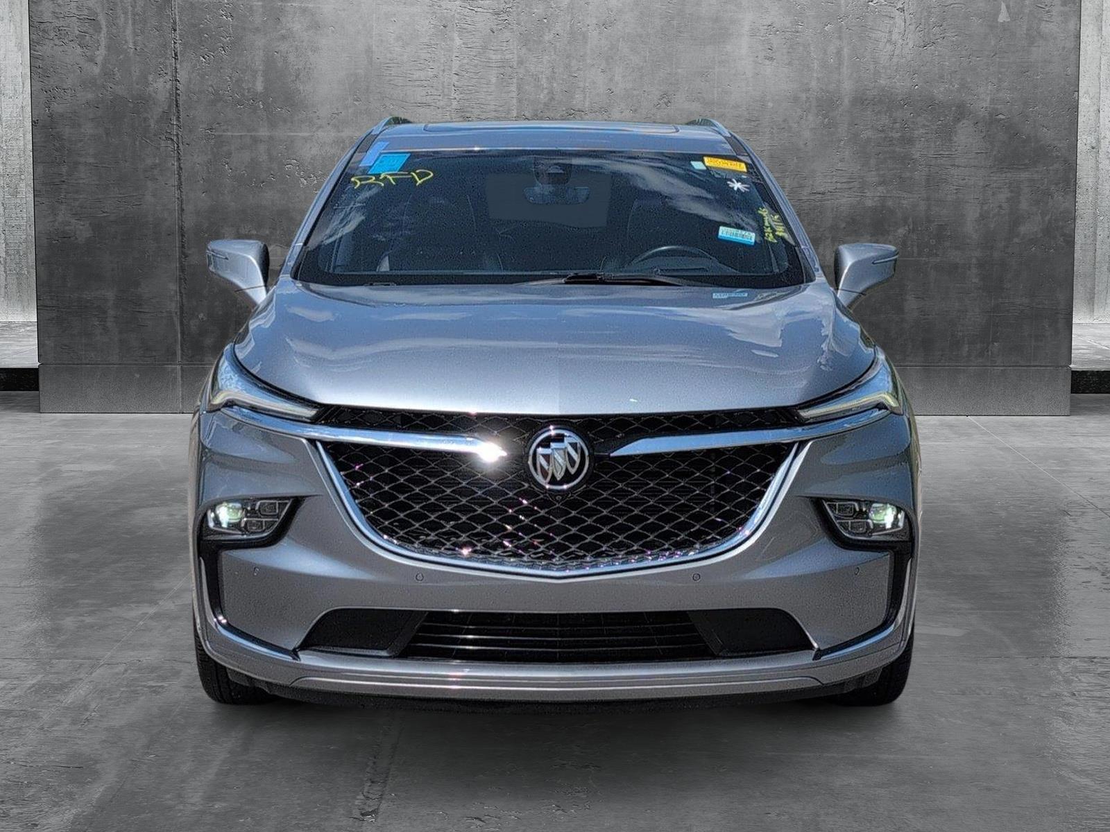 2023 Buick Enclave Avenir photo 2