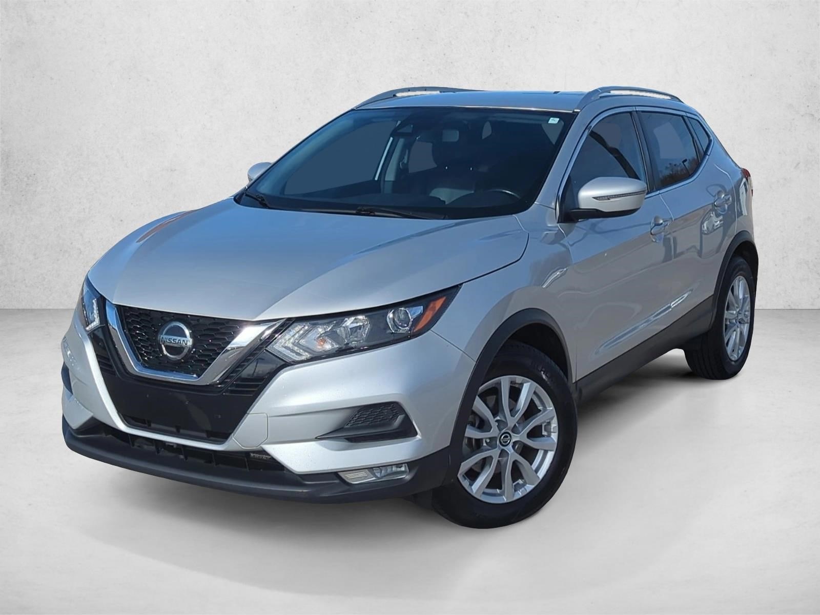 2022 Nissan Rogue Sport SV's photo