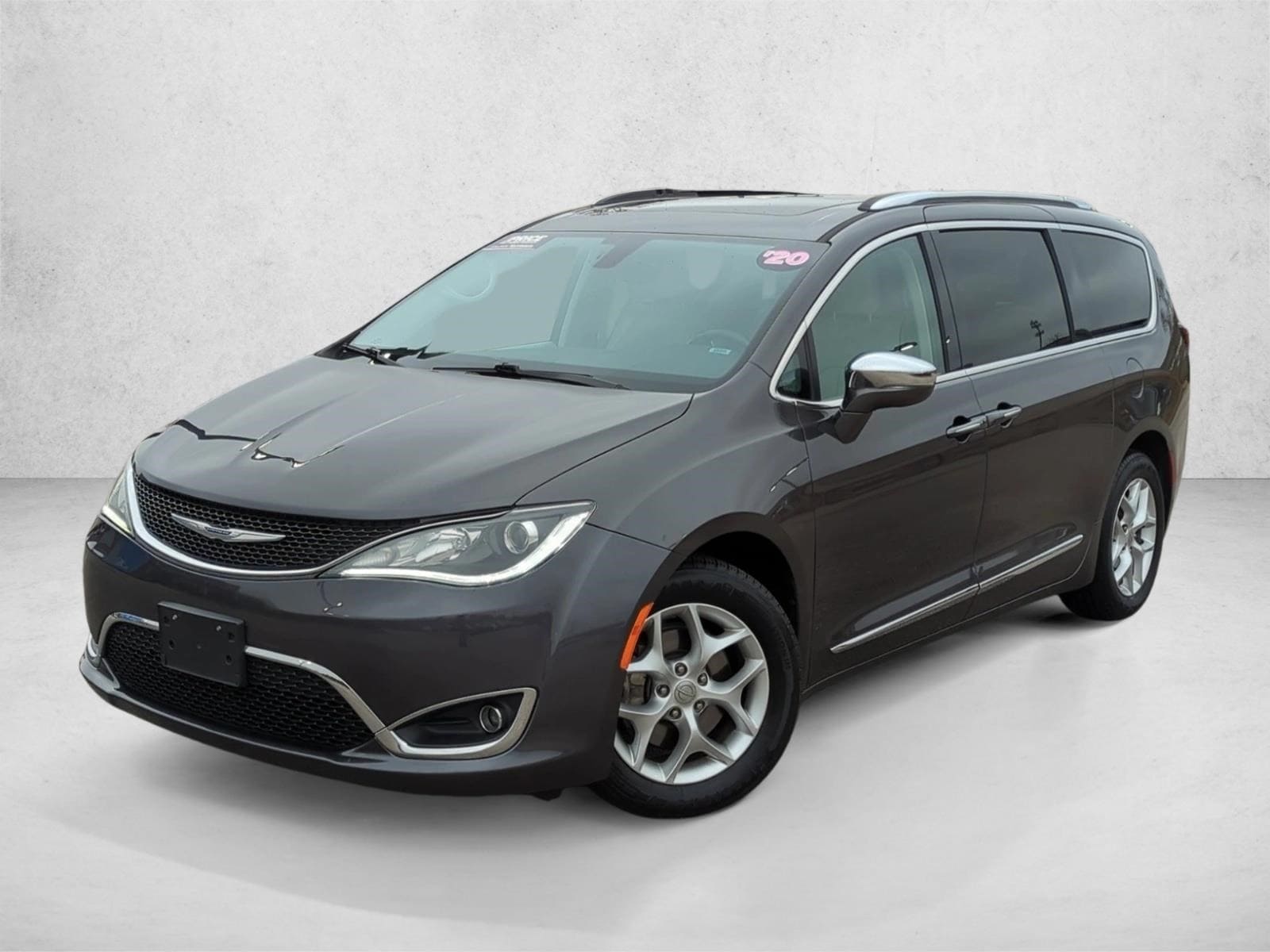 2020 Chrysler Pacifica Limited's photo