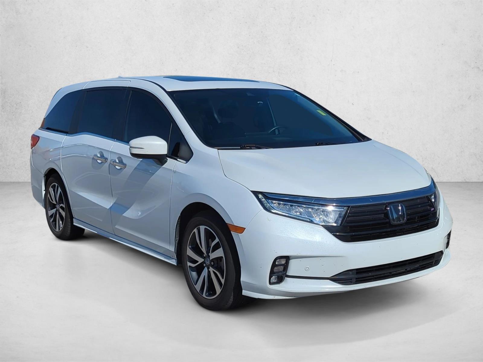 2023 Honda Odyssey Touring photo 3