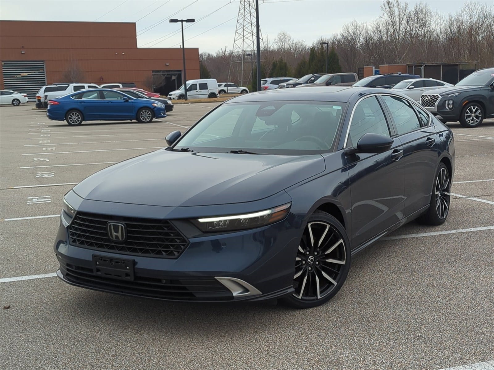 2023 Honda Accord Hybrid Touring's photo