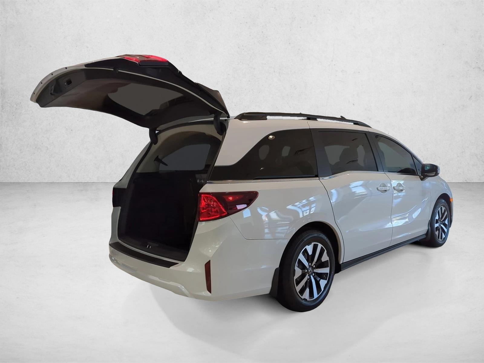 2026 Honda Odyssey EX-L photo 2