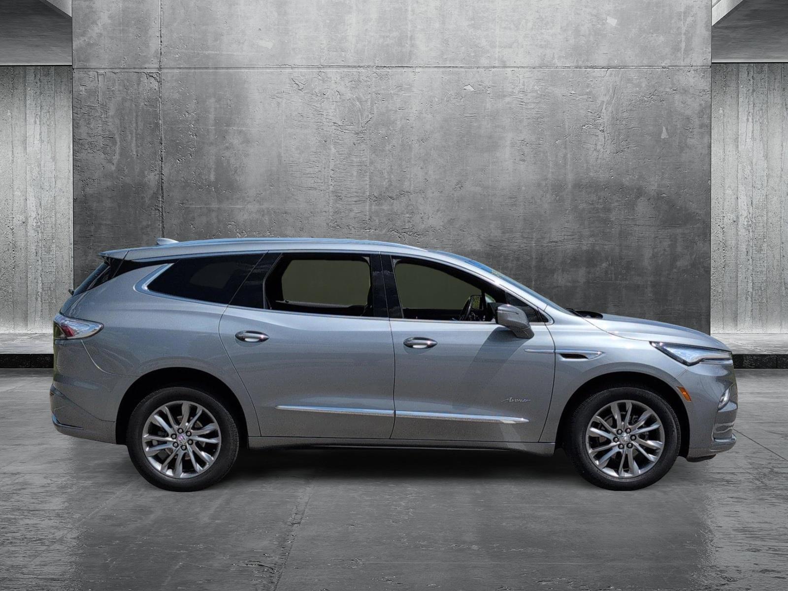 2023 Buick Enclave Avenir photo 4