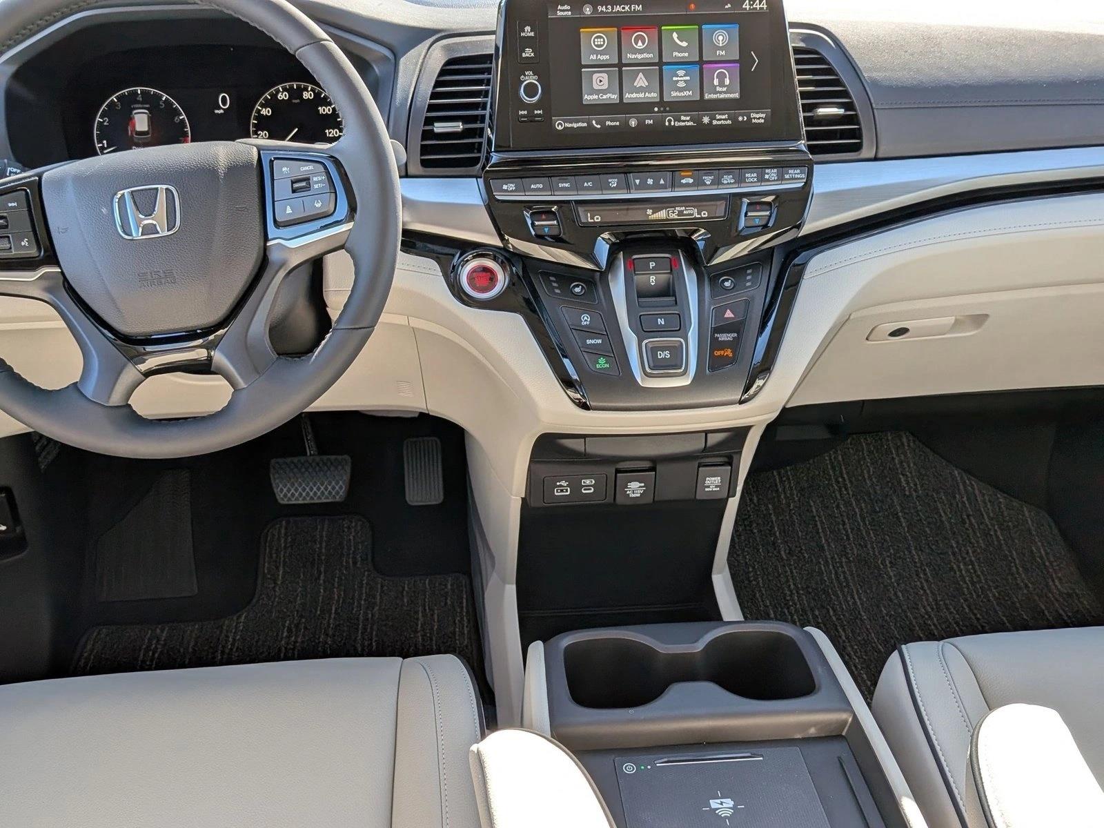 2026 Honda Odyssey Touring - Photo 14