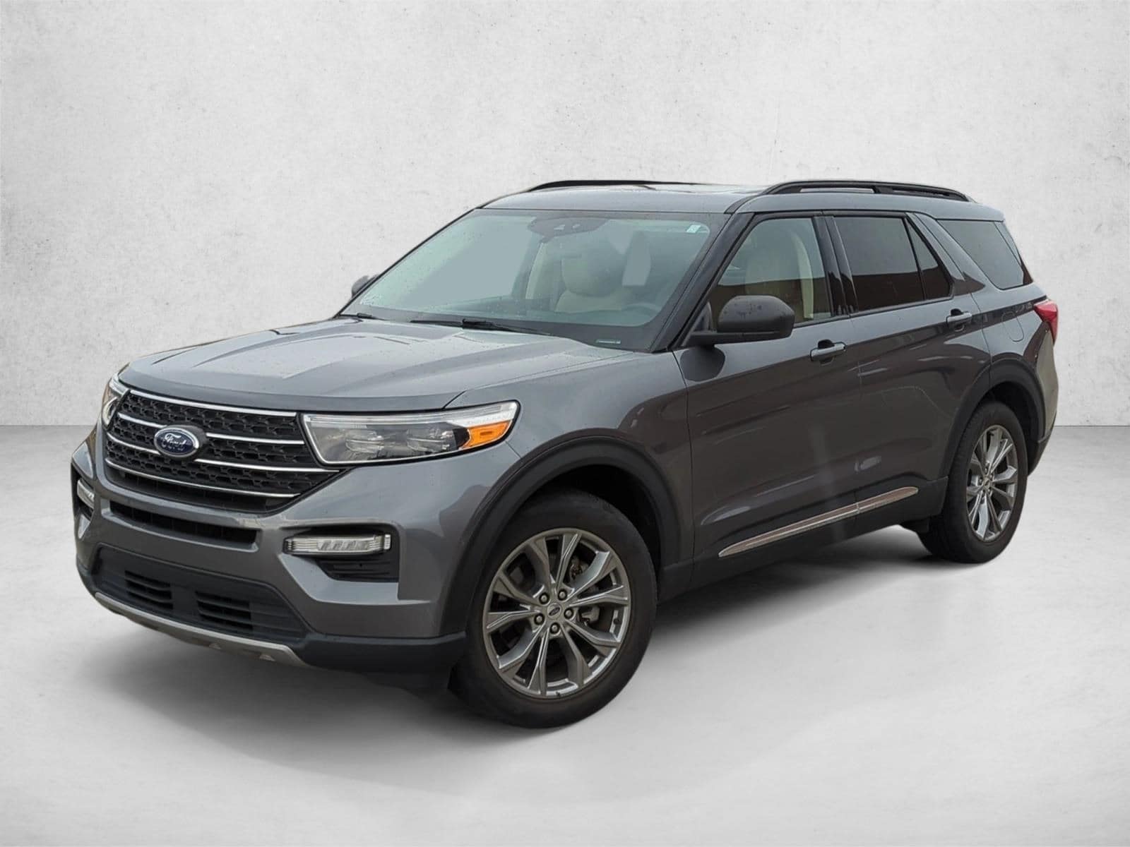 2022 Ford Explorer XLT's photo