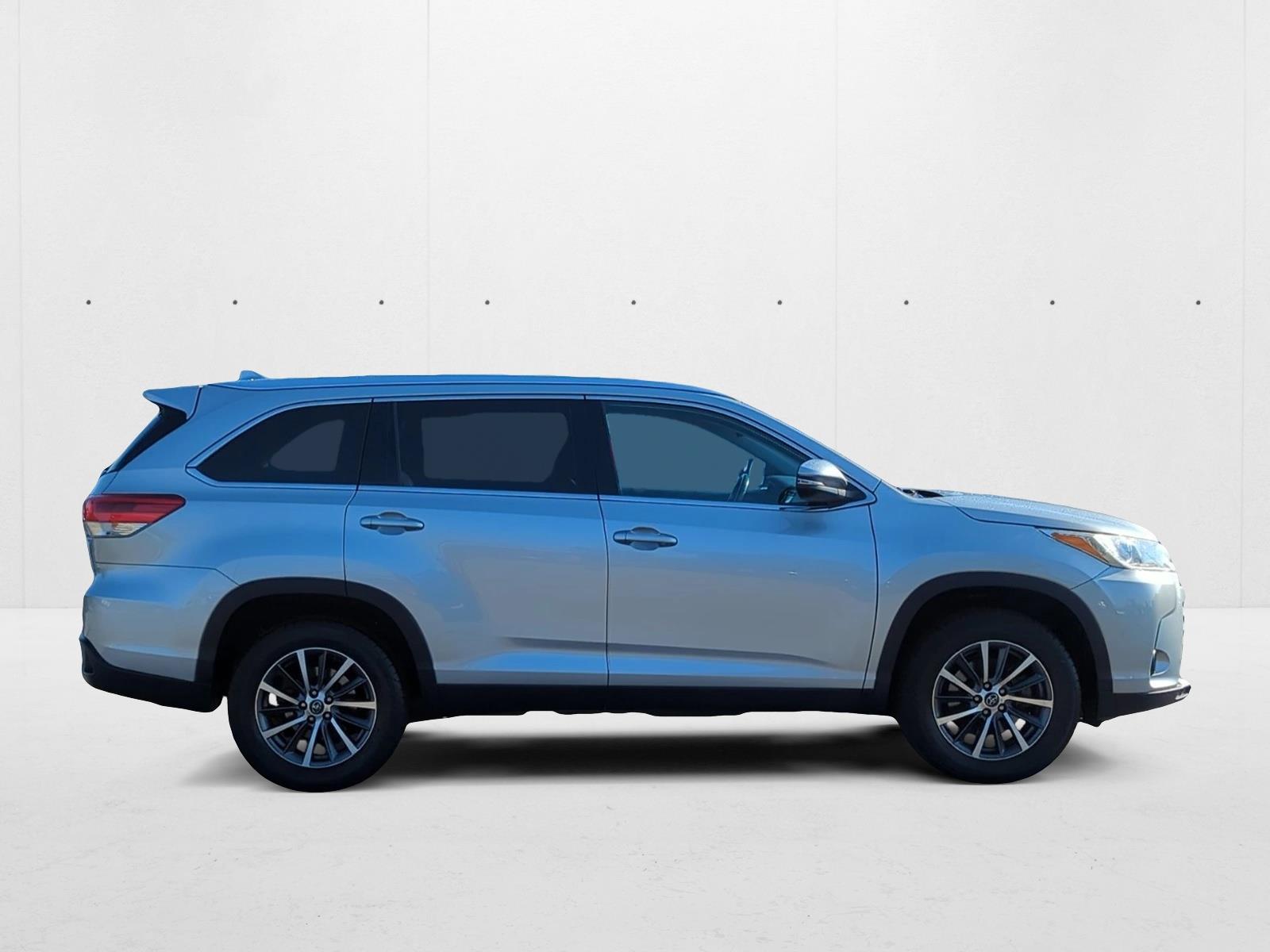 2019 Toyota Highlander XLE photo 4