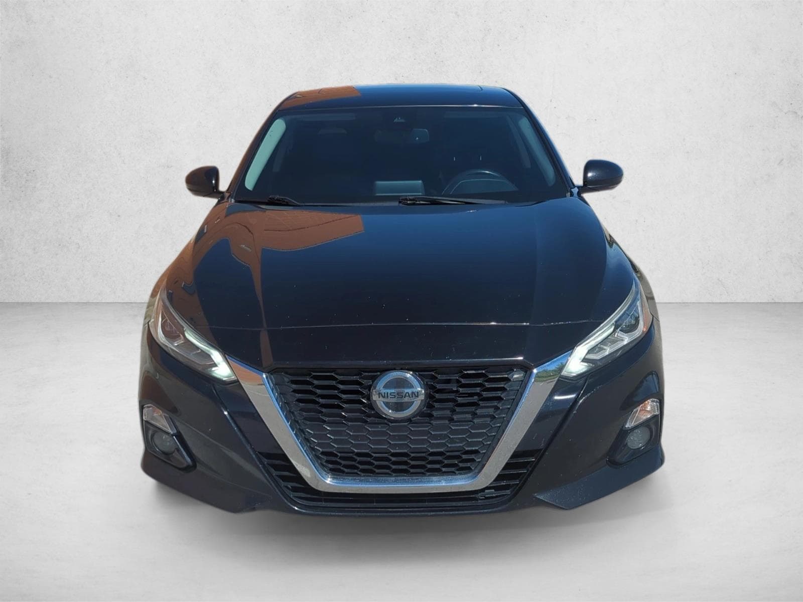 Used 2019 Nissan Altima Platinum with VIN 1N4BL4FV4KC210781 for sale in Memphis, TN