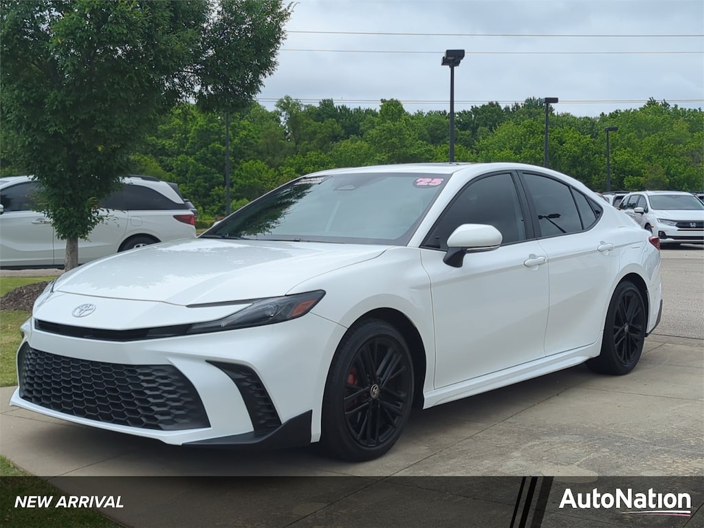 Used 2025 Toyota Camry SE Sedan