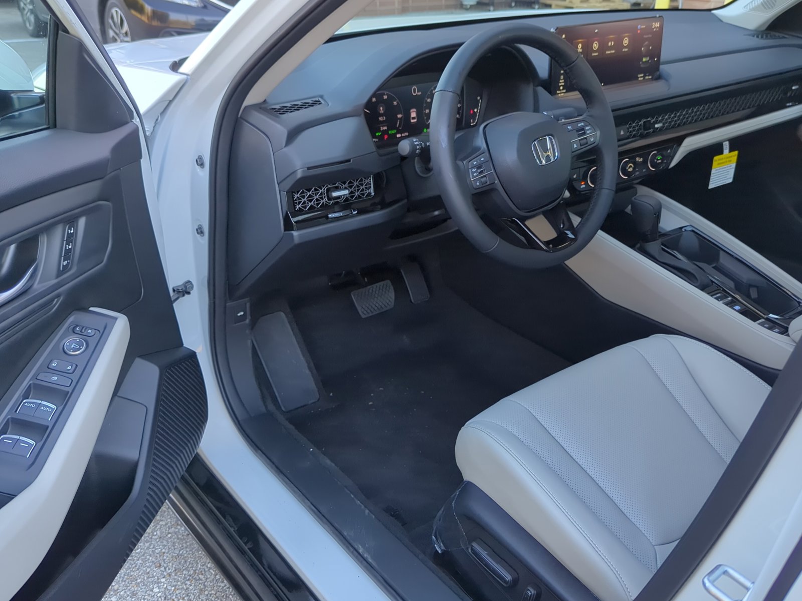 2025 Honda Accord Hybrid EX-L photo 2