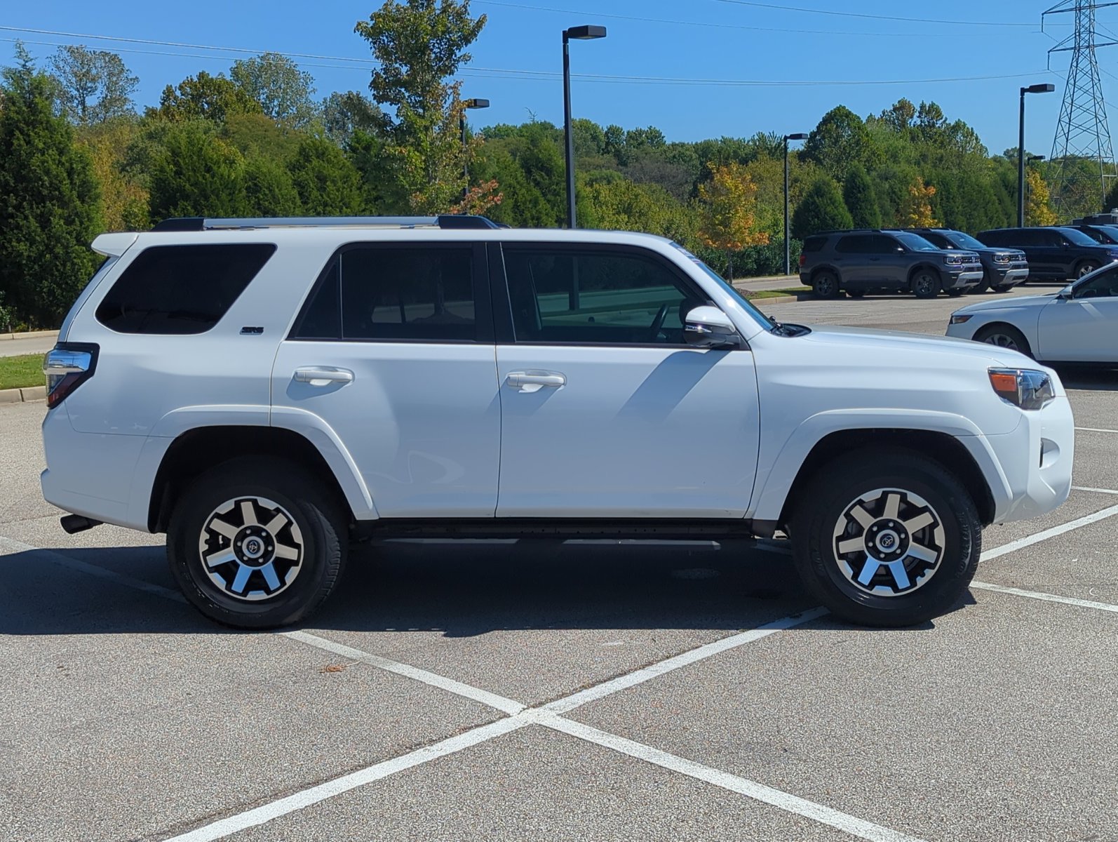 2023 Toyota 4Runner SR5 Premium photo 4
