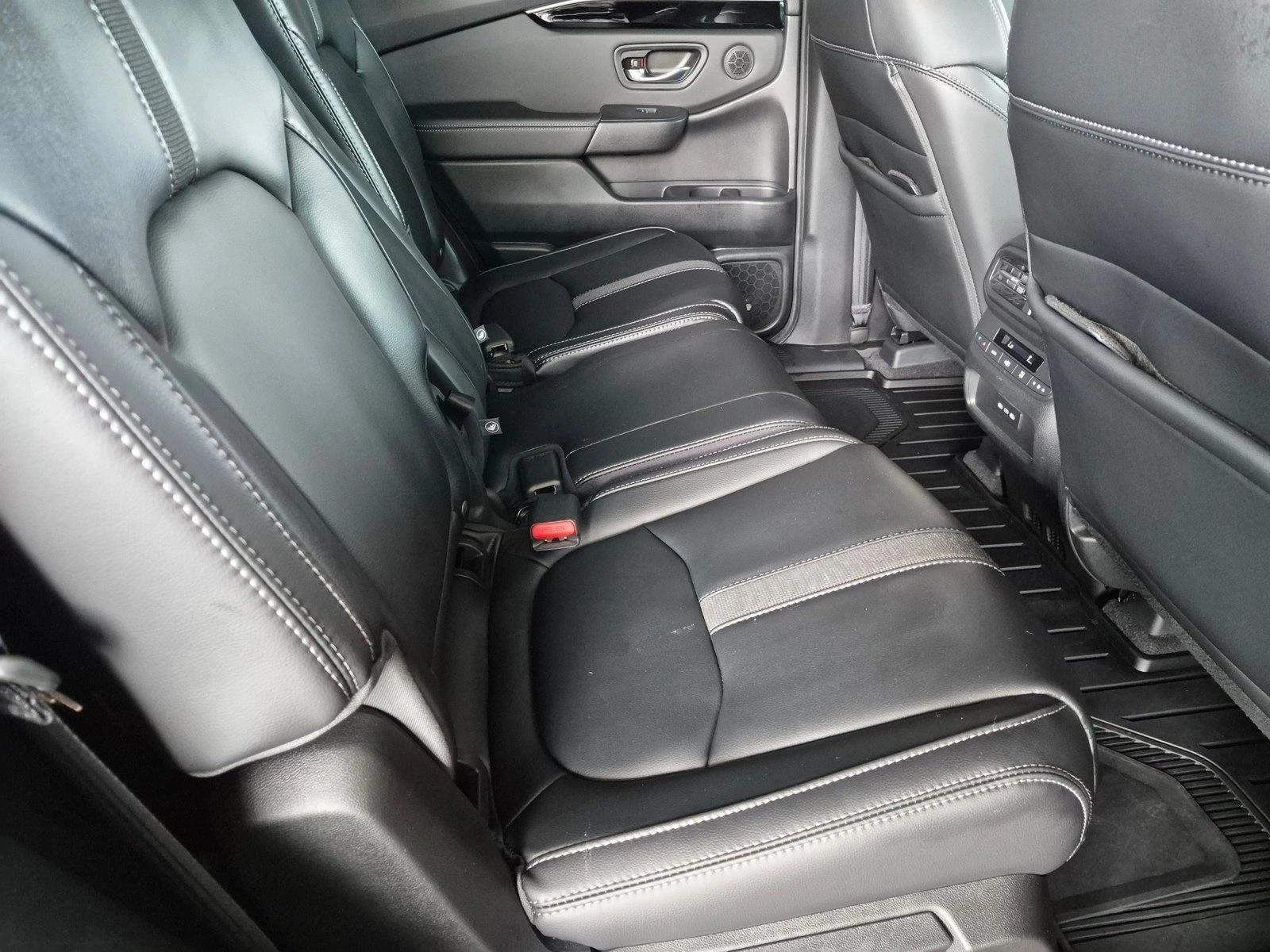 2025 Honda Pilot EX-L - Photo 18