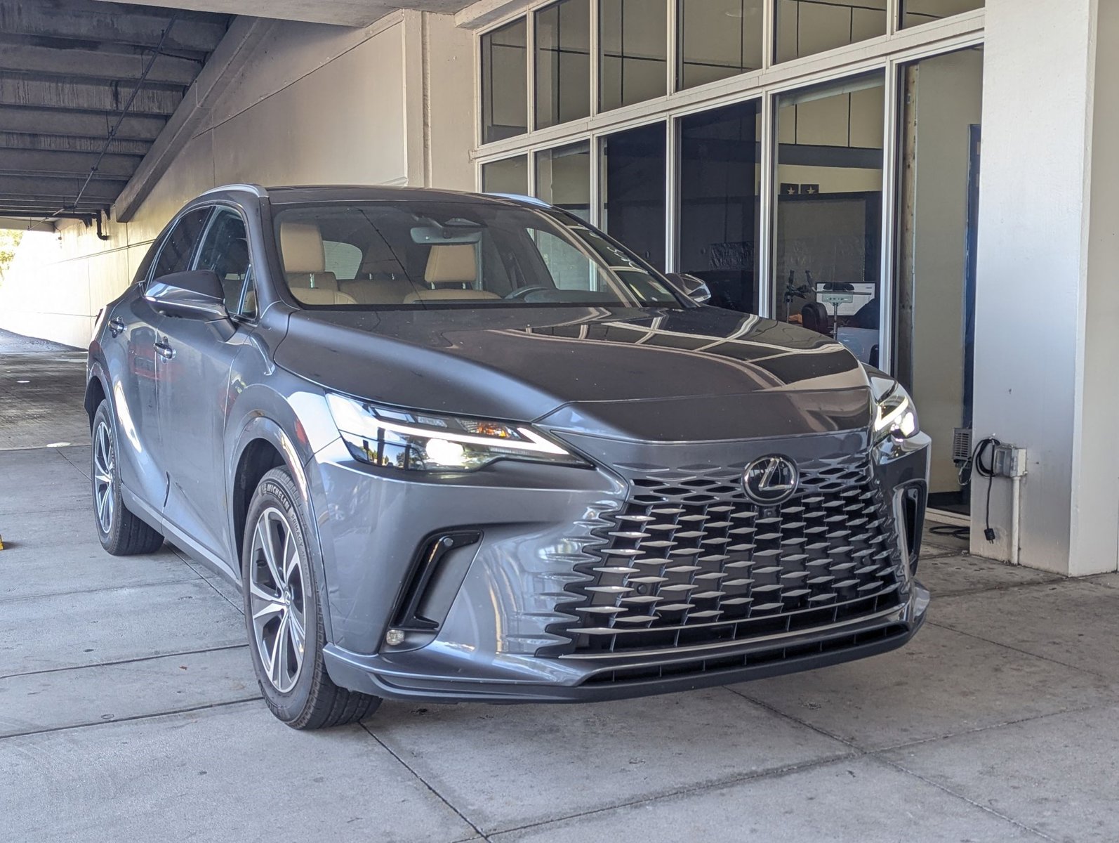 2024 Lexus RX 350 Premium photo 3