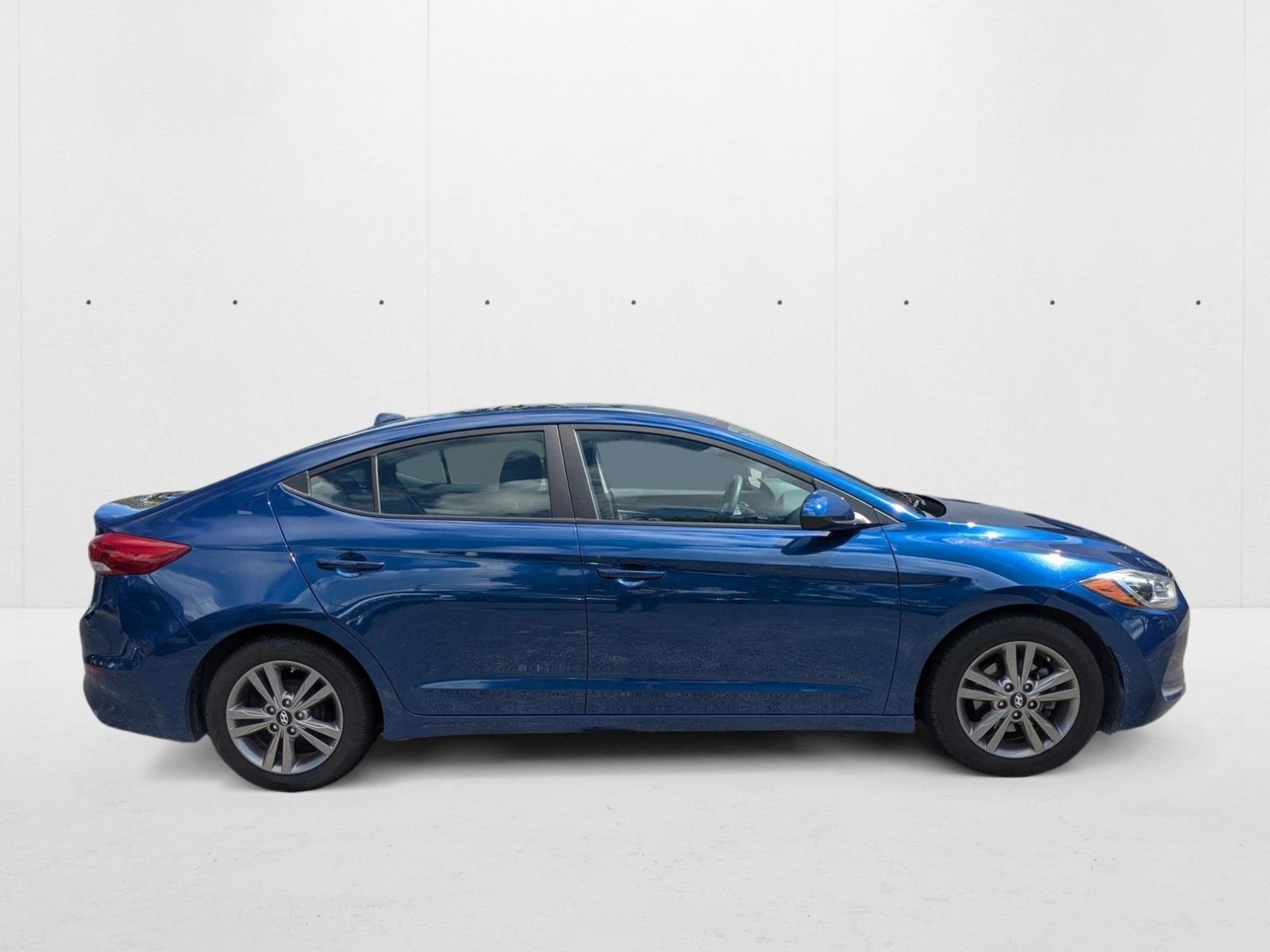 2017 Hyundai Elantra SE photo 4