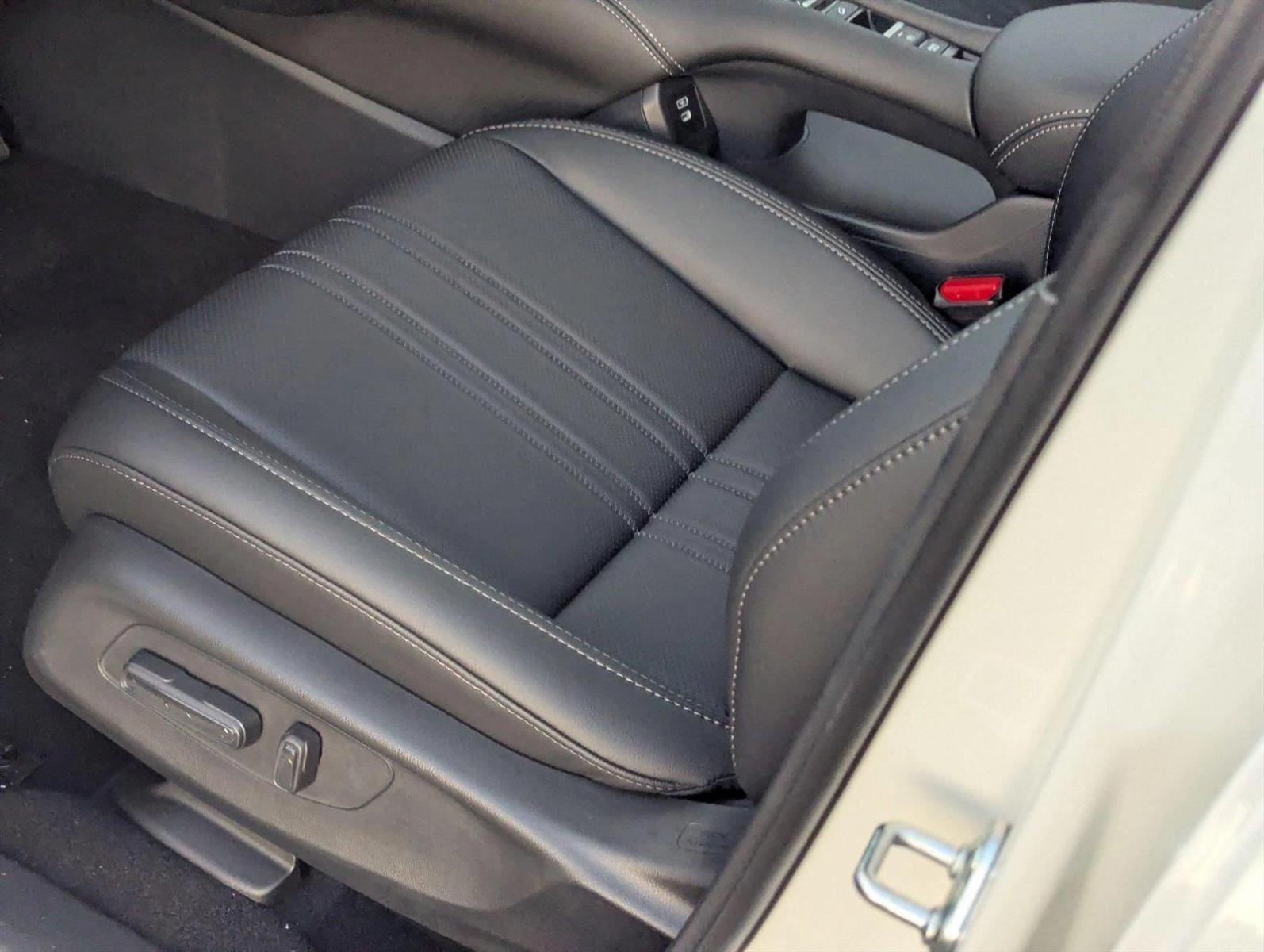 2026 Honda HR-V EX-L photo 3